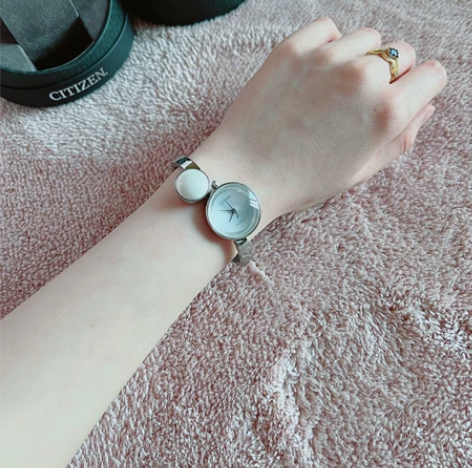 西铁城CITIZEN光动能女士钻石白蝶贝腕...