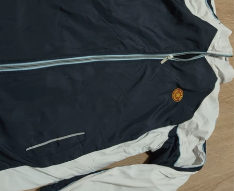 北附校服175码，冬装，九成五新，有两件。...