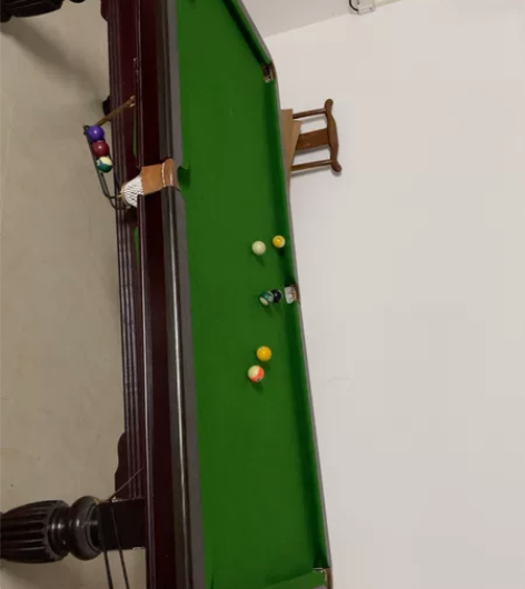 出售二手台球桌，买了三年，很少用，有需要的...