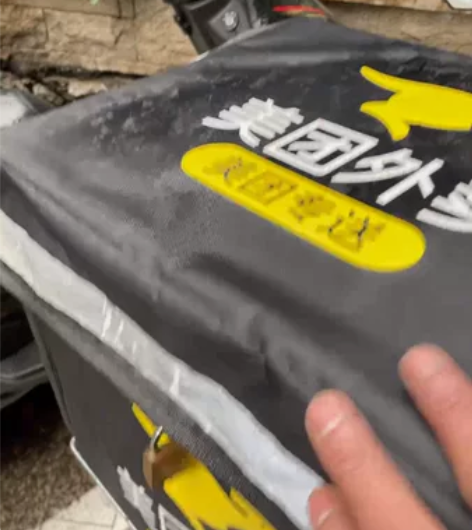 银钢小怪兽摩托车，成色95新，手续齐全，骑...