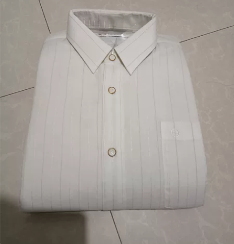 男士保暖加棉白条衬衣全新，41码领子和袖口...