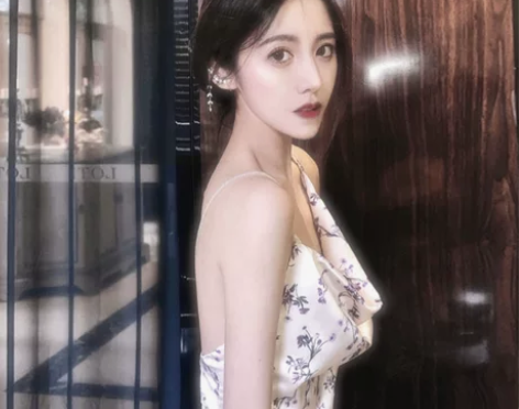 【狂欢价】法式温柔碎花吊带连衣裙女夏202...