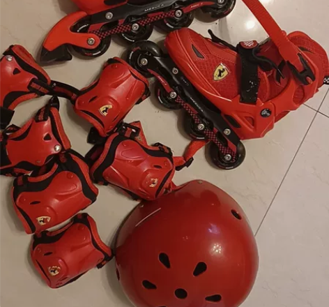 法拉利溜冰鞋儿童全套装轮滑鞋男童女童小孩旱...