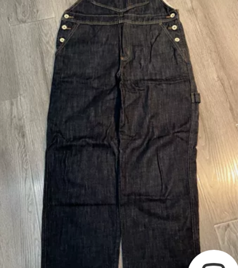 水洗蓝背带牛仔裤 感兴趣的话点“我想要”和...