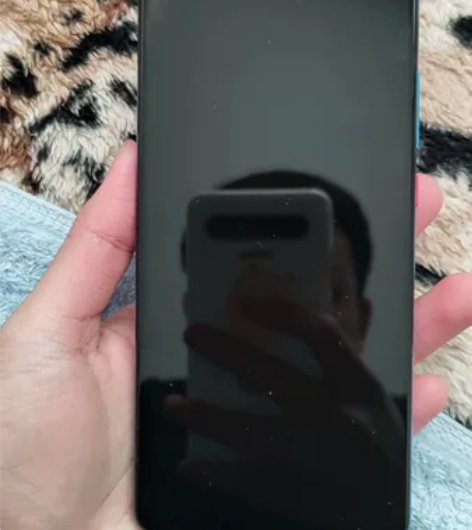 红米k20，8+256的。中午睡觉的时候充...