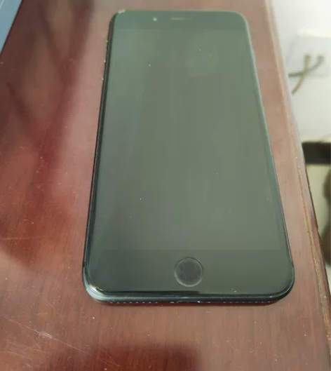 iPhone 8plus 64g 个人自用...