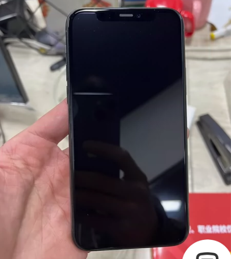 苹果11pro，259g，暗夜绿色。官网买...