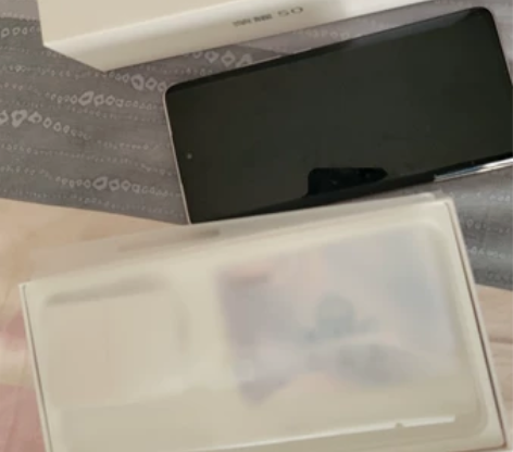 荣耀50手机5G， 8+256G，全套，成...