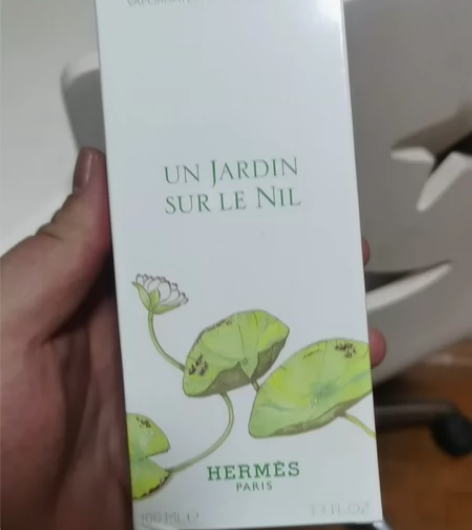 爱马仕香水100ml   朋友送的售出不退...