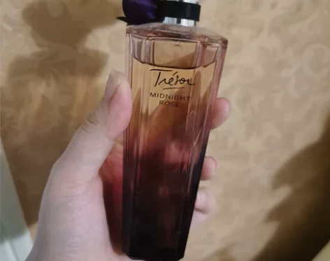 正装兰蔻香水午夜玫瑰，没盒子 几乎没咋用，...