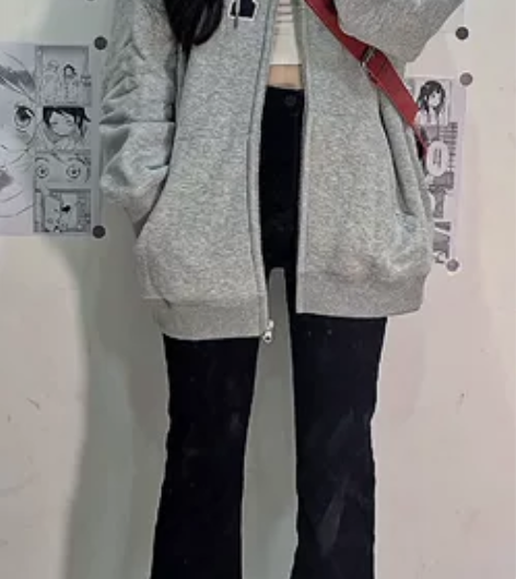 微喇牛仔裤,仅试穿拍照,喜欢买衣服,裤子质...