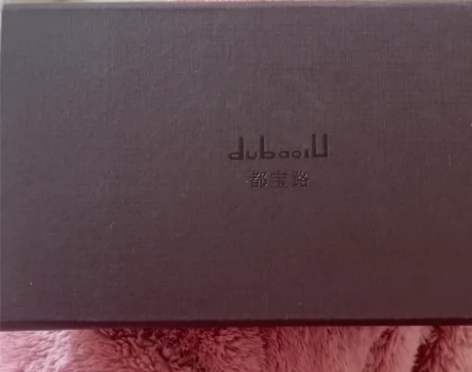 都宝路女士钱包 真皮，全新未使用，带盒 外...