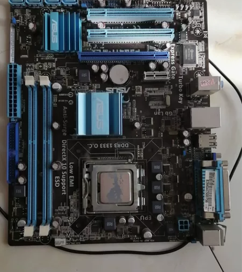 两张主板，一张华硕p5G41，一张联想G4...