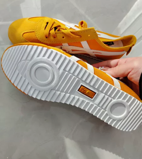 全新41码黄白色阿甘帆布鞋，全新的，男女都...