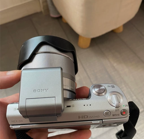 出sony奶昔5n  性价比不错的一款微单...