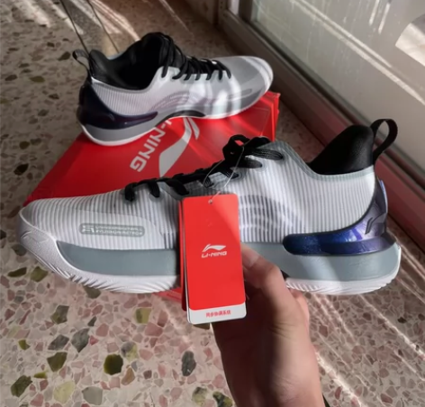 买大码了 出了  全新 货号李宁篮球鞋男驭...