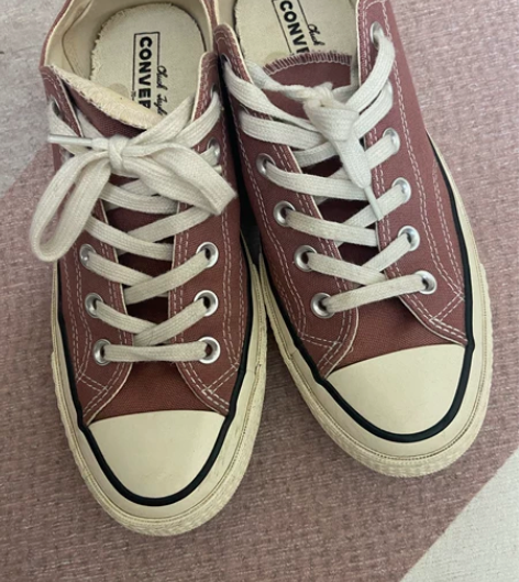 匡威39码1970S女款球鞋 感兴趣的话点...