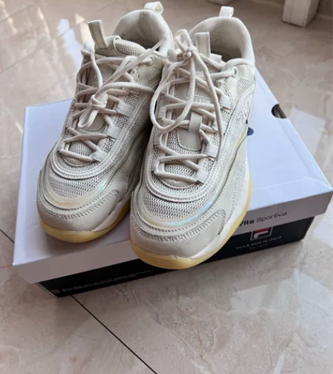 正品斐乐放射线运动鞋，女款39码，货号F1...