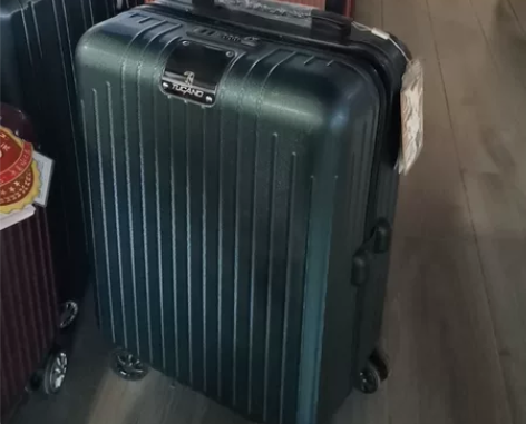 全新啄木鸟拉杆箱，专柜折后卖1000的，商...