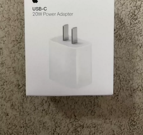 急出急出，iPhone 20w充电器一套，...