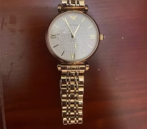 阿玛尼满天星女士手表,便宜好用 感兴趣的话...