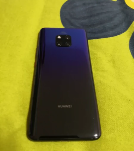 出售华为mate 20pro一台，内存12...
