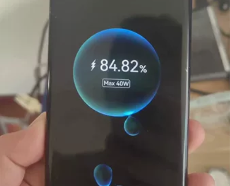 华为mate30Pro5g，带壳使用非常仔...