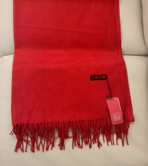 上海故事围巾，全新带吊牌 感兴趣的话点“我...