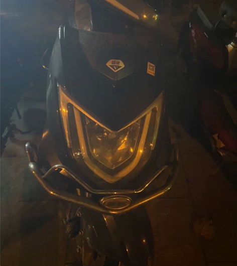 转卖踏板电动车一辆1600块钱，换摩托车低...