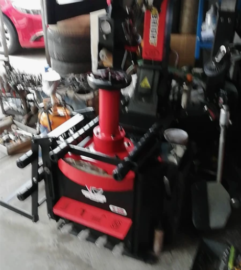 小车代换轮胎，补胎，轮胎销售，小E电汽车，...