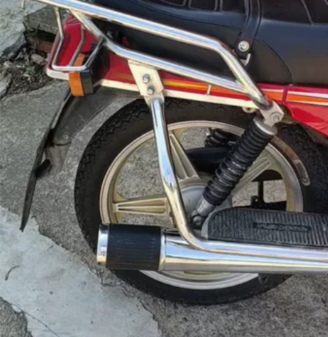 125豪爵摩托车，  发动机没动过， 减震...