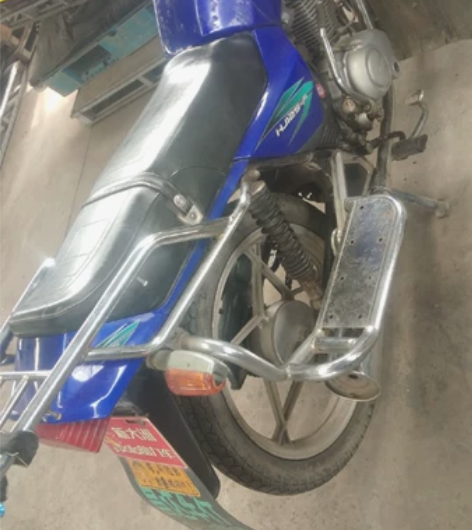 闲置豪爵摩托车，正常骑着，电启动，大灯一切...