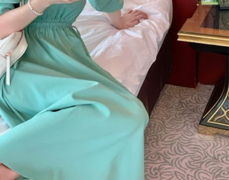 酒午法式复古2021春夏新款设计感小众露腰...