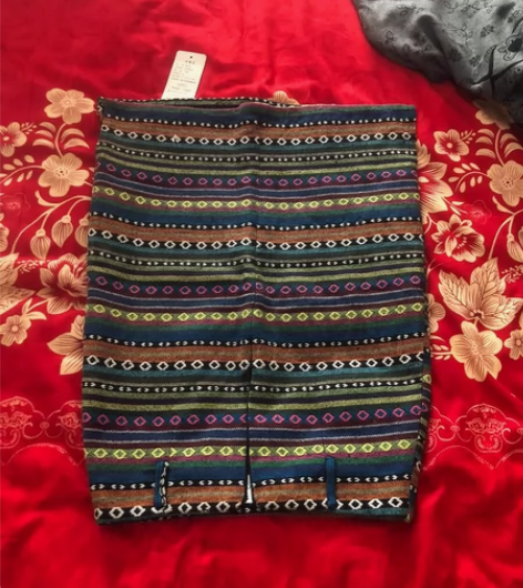 女士民族风半裙，九层新，腰围2尺，裙长1尺...