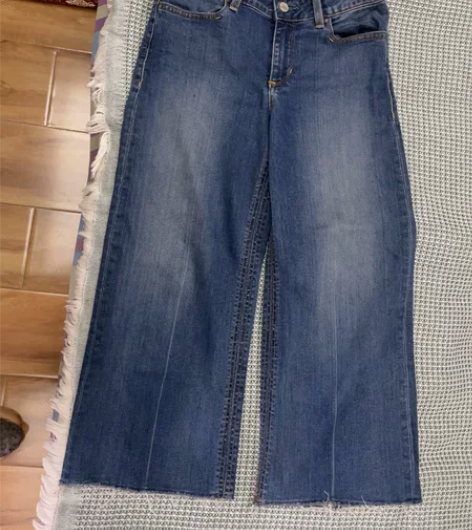 GUESS七分毛边阔腿牛仔裤 感兴趣的话点...