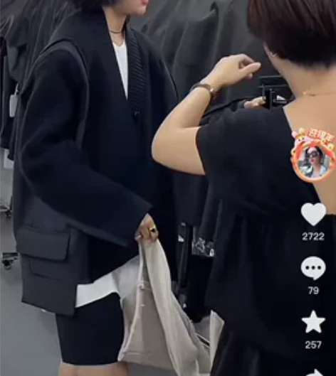 西服拼接毛钱99包邮 感兴趣的话点“我想要...