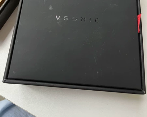 两幅耳机，蓝色款已卖，黑色耳机在，是一加原...