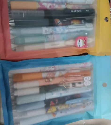 全新未拆封中性笔一共两包每包10元。 感兴趣的话点“我想要”...