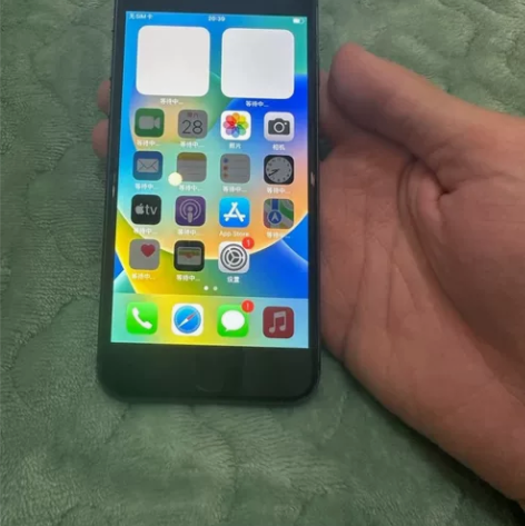 苹果8国行64g,全网通,成色如图,没有磕...