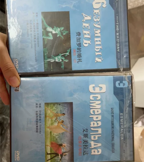 全新歌剧 费加罗的婚礼 巴黎圣母院 付邮费...