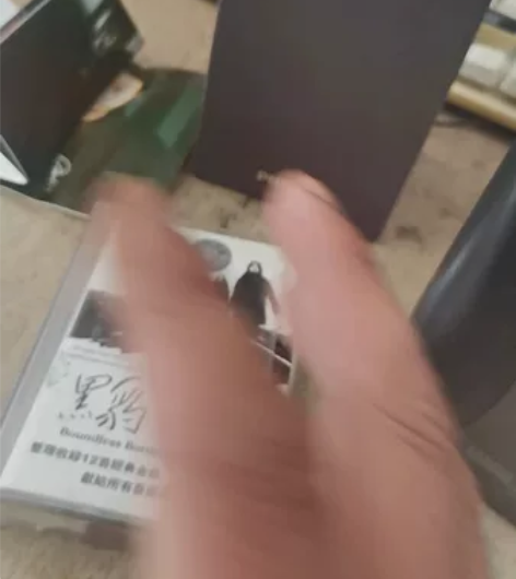 索尼磁带机，手机录视频录音效没有，用耳机听...