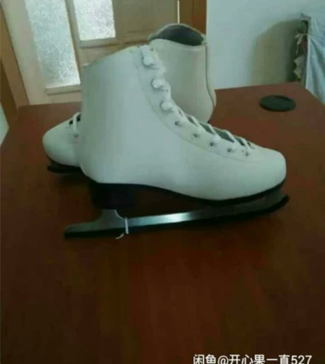 滑冰鞋全新，39码.转让.喜欢滑冰爱好者....