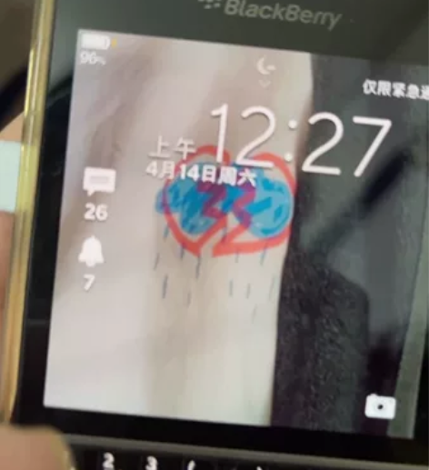 Blackberry黑莓q10 可触屏款 高三买的 可连Wi...