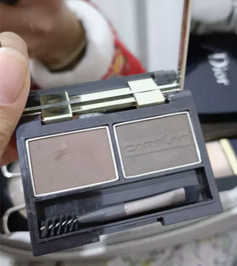 卡姿兰灰棕眉粉 升级版 无购物记录，纹眉了...