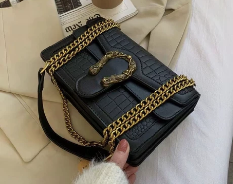 前追求者送的包包，专柜1000多，超好看的...