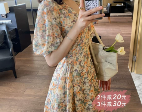 花栗鼠小姐 油画裙子V领雪纺法式收腰碎花连...