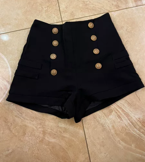 m码毛呢金属扣女短裤，质量很好，实体店购入...