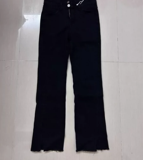 全新黑色牛仔裤～包邮出 感兴趣的话点“我想...