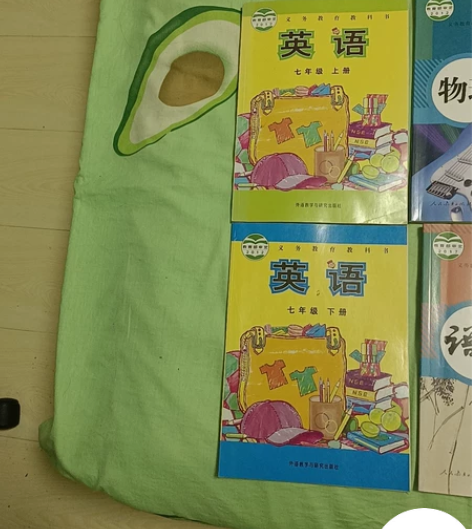 卖初一到初三书，全部5元一本，初一英语上册...