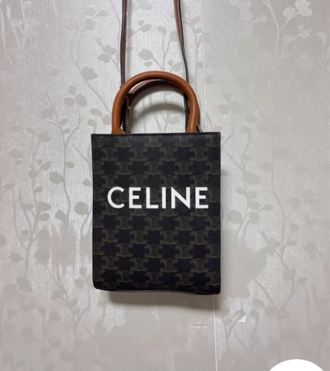 99新老花手提包斜挎包单肩包 感兴趣的话点...